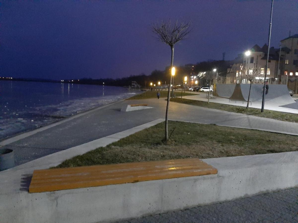 Стильна Квартира-Студія В Центрі Міста На Набережній Ternópil Exterior foto